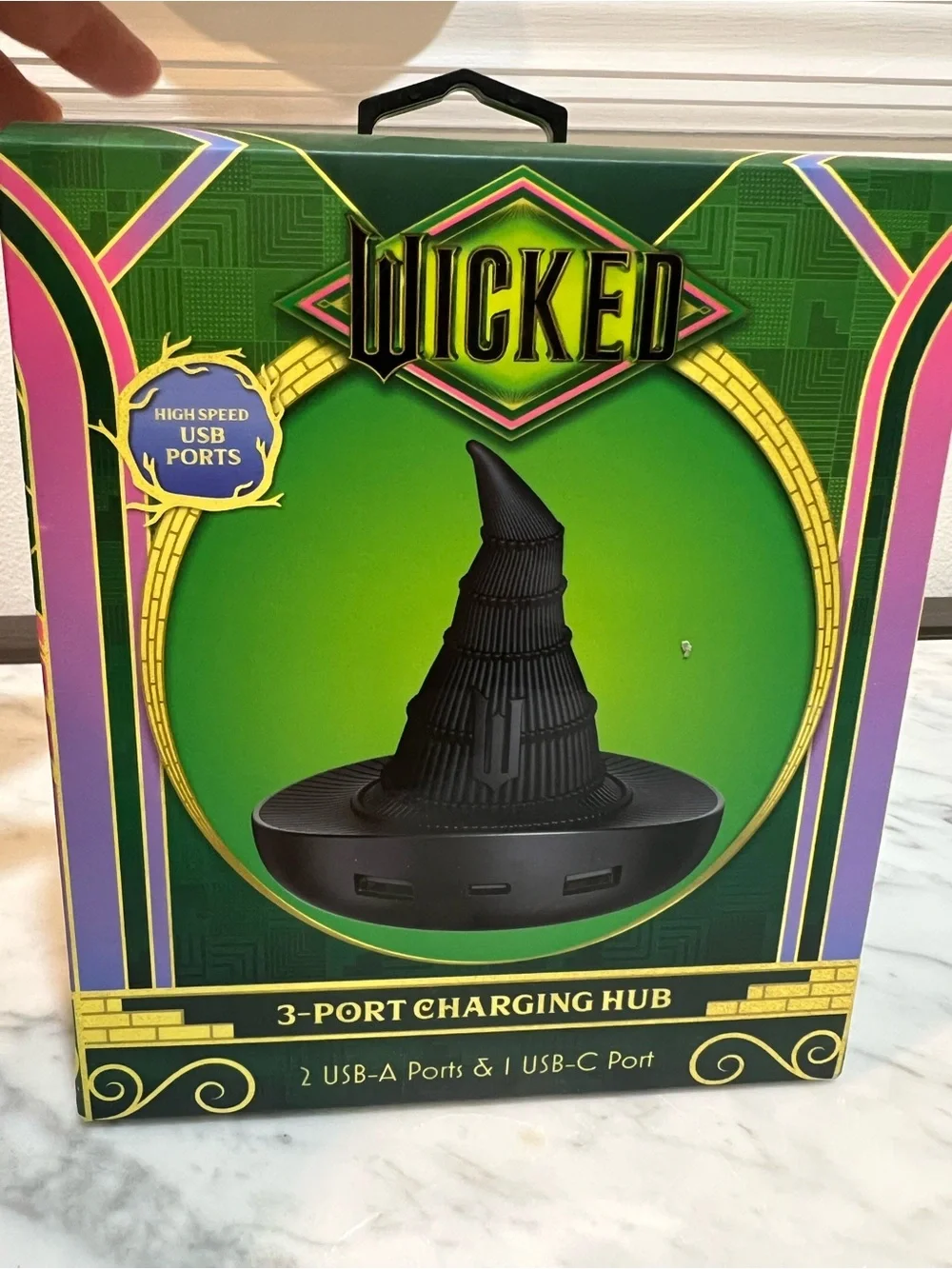🤎 New in Box Wicked Elphaba Witch Hat 3 Port Charging Hub 2 USB-A and 1 USB-B